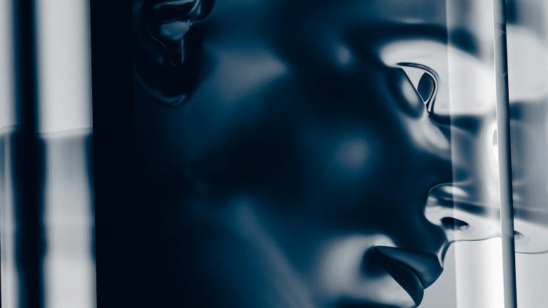 Portrait 3D symbolisant un leader dont l'intelligence émotionnelle réelle s'atrophie face à l'IA.